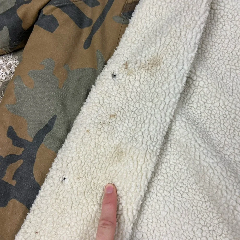Levi's Fresh Leaves Hooded Jacket Size XL Camouflage Sherpa Lined Snap Down Coat